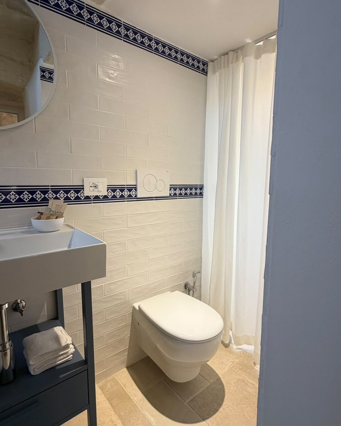 Un altro scorcio del bagno dell'appartamento Lamia